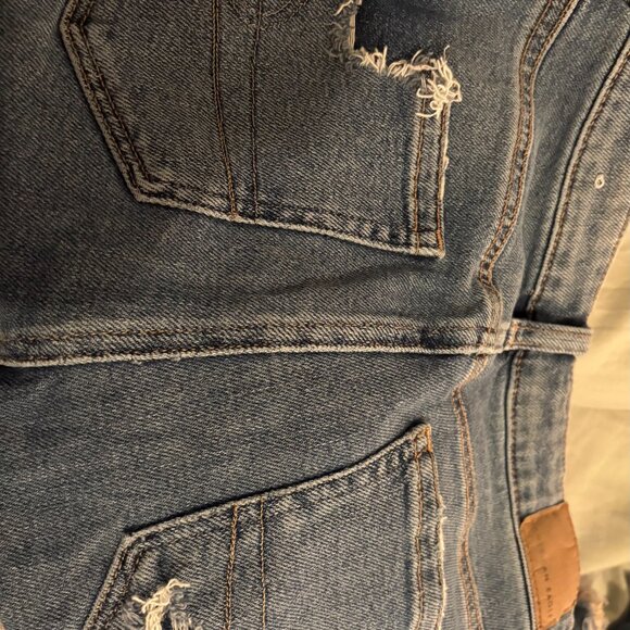 Medium Wash Ripped American Eagle Mom Straight Jeans in size 00 Regular - Picture 5 of 5